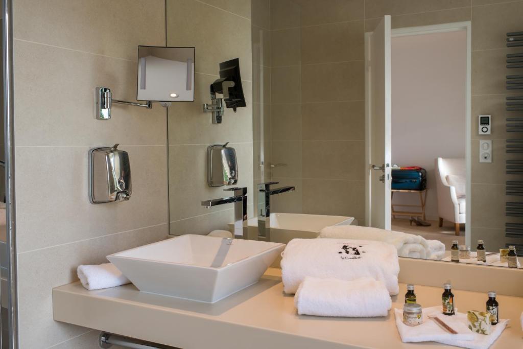 Chateau & Spa De La Cueillette Meursault Room photo